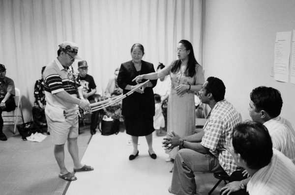 Nari Ward with members of the Lao Family Community of Minnesota, Minneapolis, 2000