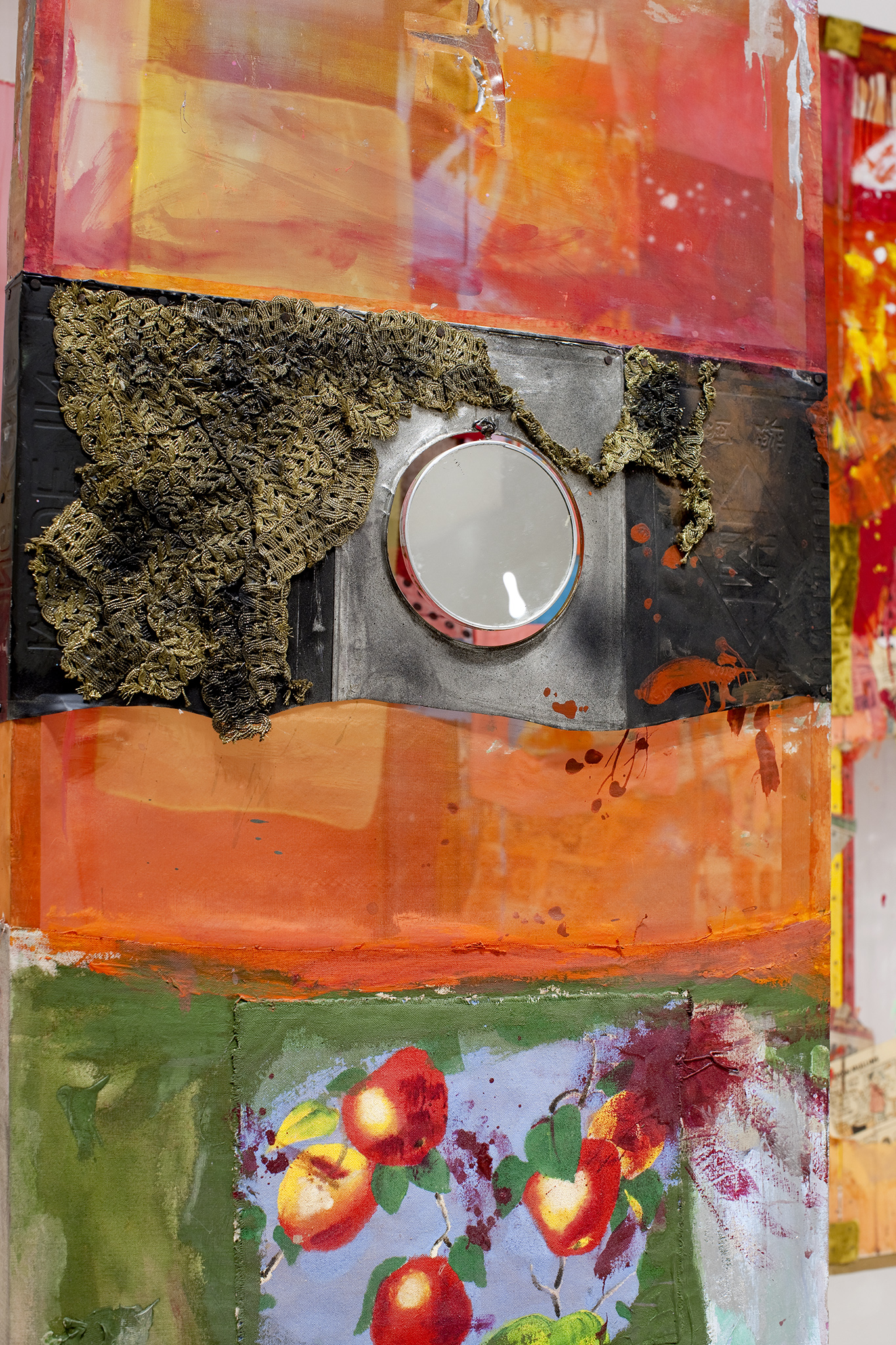 Robert Rauschenberg Décor for Minutiae 1954/1976 oil, paper, fabric, newsprint, wood, metal, and plastic with mirror and string, on wood 84 ½ x 81 x 30 ½ in. (214.63 x 205 x 77.47 cm) Walker Art Center, Merce Cunningham Dance Company Collection, Gift of Jay F. Ecklund, the Barnett and Annalee Newman Foundation, Agnes Gund, Russell Cowles and Josine Peters, the Hayes Fund of HRK Foundation, Dorothy Lichtenstein, MAHADH Fund of HRK Foundation, Goodale Family Foundation, Marion Stroud Swingle, David Teiger, Kathleen Fluegel, Barbara G. Pine, and the T. B. Walker Acquisition Fund, 2011.